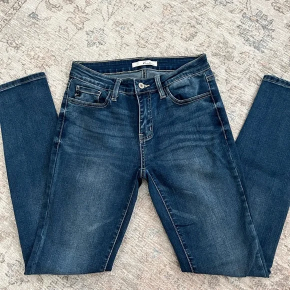 KanCan skinny jeans size 27, 28”inseam, 9.5”rise - Picture 2 of 4